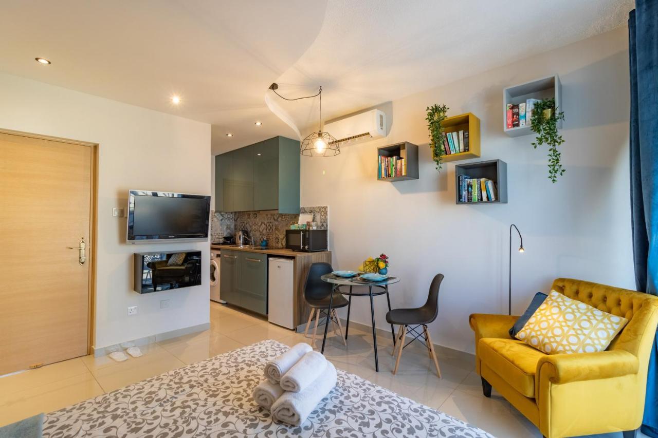 Light House - Seafront Cosy Studio With Library Pafos Zewnętrze zdjęcie