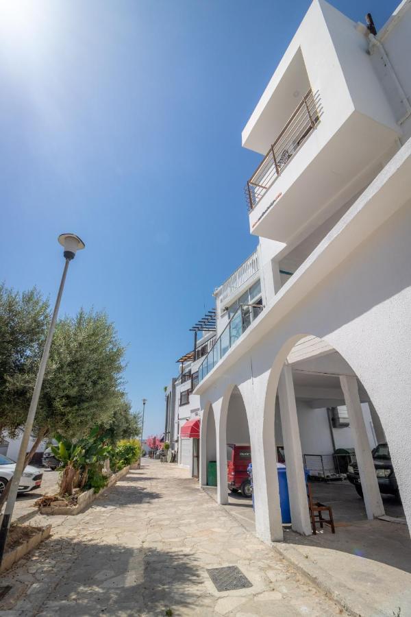 Light House - Seafront Cosy Studio With Library Pafos Zewnętrze zdjęcie